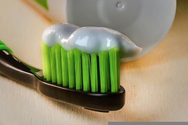 Dentifrice maison pour toute la famille